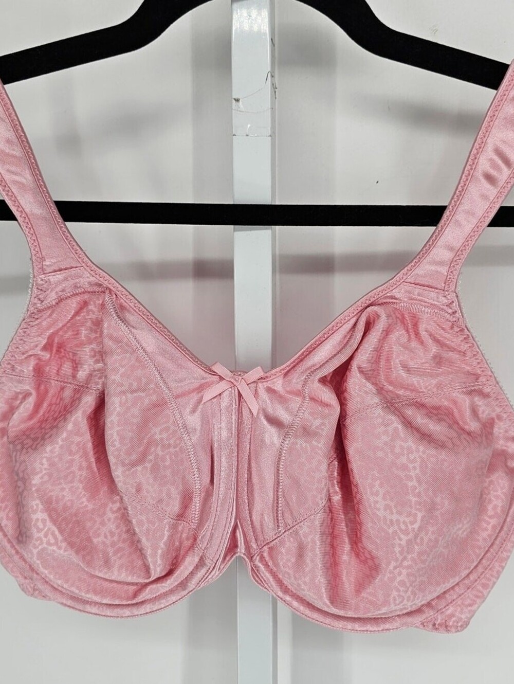 Vintage 1990s BALI Womens Sz 34D Full Figure T Shirt Bra Light Pink Satin